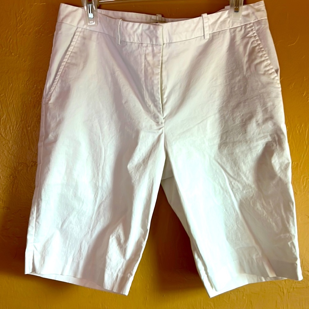 Clover by Bobby Jones size 10 golf shorts.